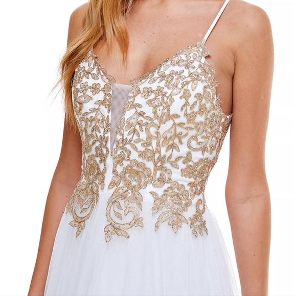 Dress - Picture 4 of 6